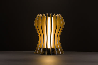 Casper table lamp in natural oak, handcrafted Italian design, sculptural minimal design, refined elegance, warm light by Vera Forma.