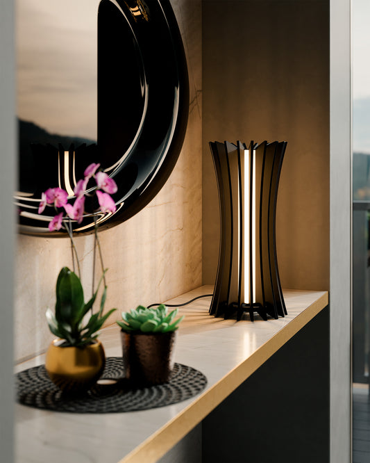 lampada da tavolo Vertigo VERA FORMA in noce nero oliato con dettagli nero lucido in living di montagna di design