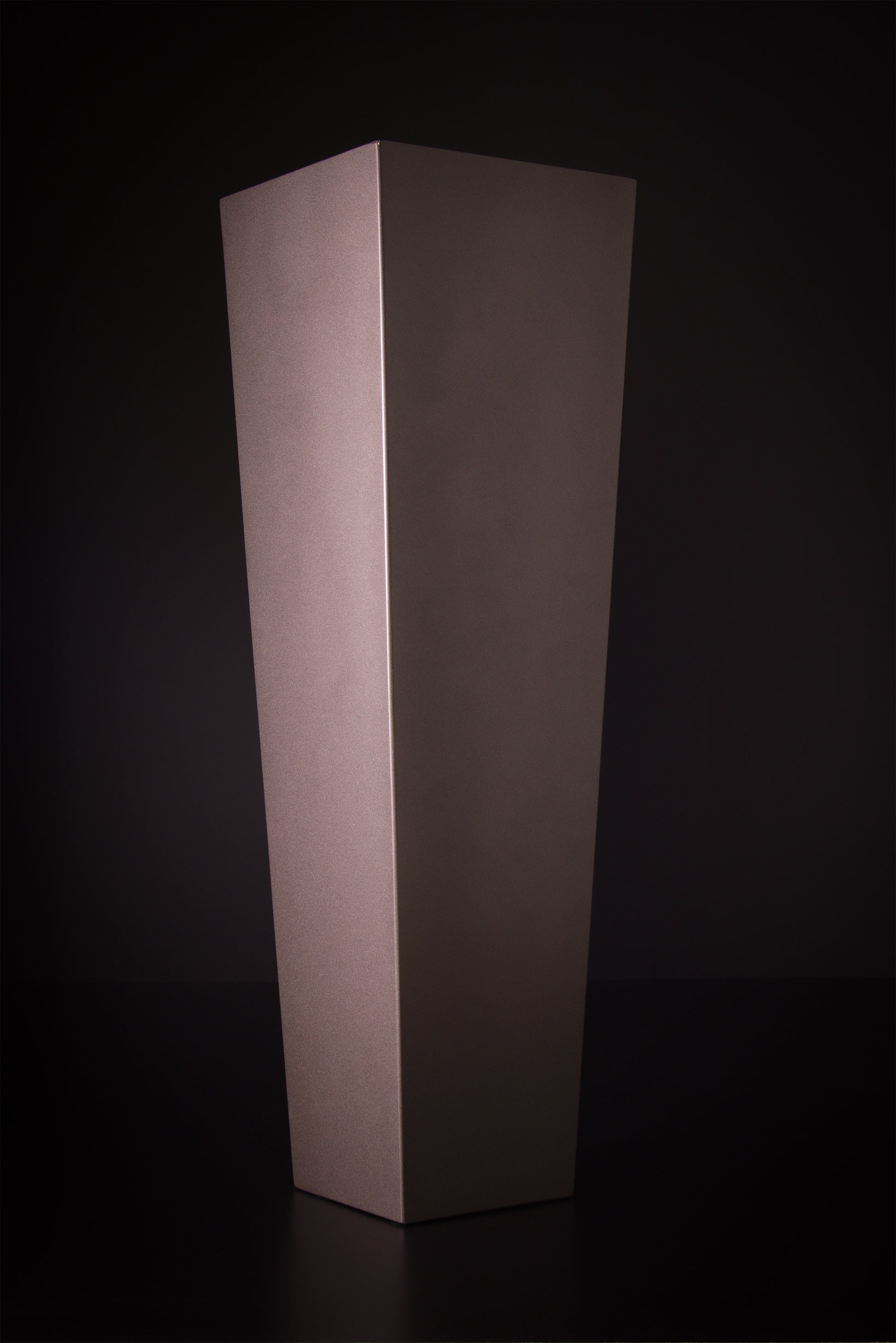 Osiride floor vase in textured bronze finish, handcrafted in Italy, sculptural modern minimalist design with hand-finished details by Vera Forma.