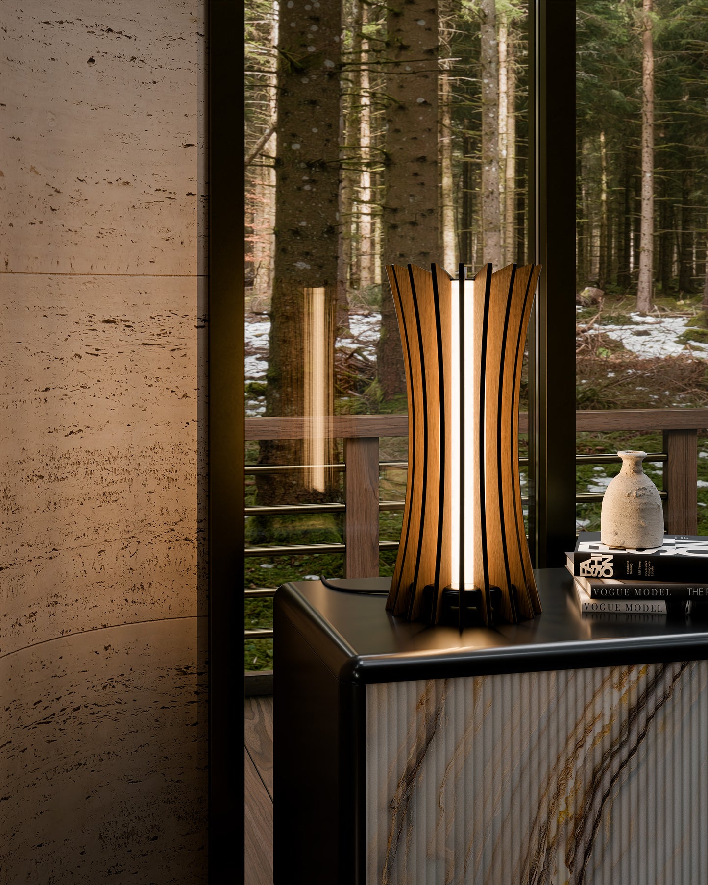 Lampada da tavolo Futura VERA FORMA in rovere naturale in living di montagna moderno con finiture in marmo

